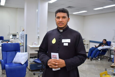 “Se você pode doar não perca tempo, pois doar sangue é salvar vidas” 