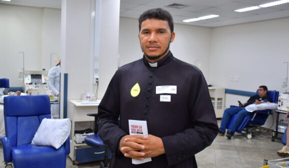 “Se você pode doar não perca tempo, pois doar sangue é salvar vidas” 