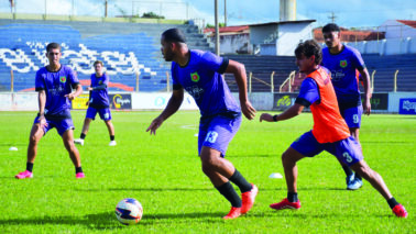 BEC termina primeira rodada no G8 da Série A4