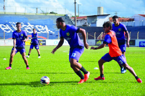 BEC termina primeira rodada no G8 da Série A4