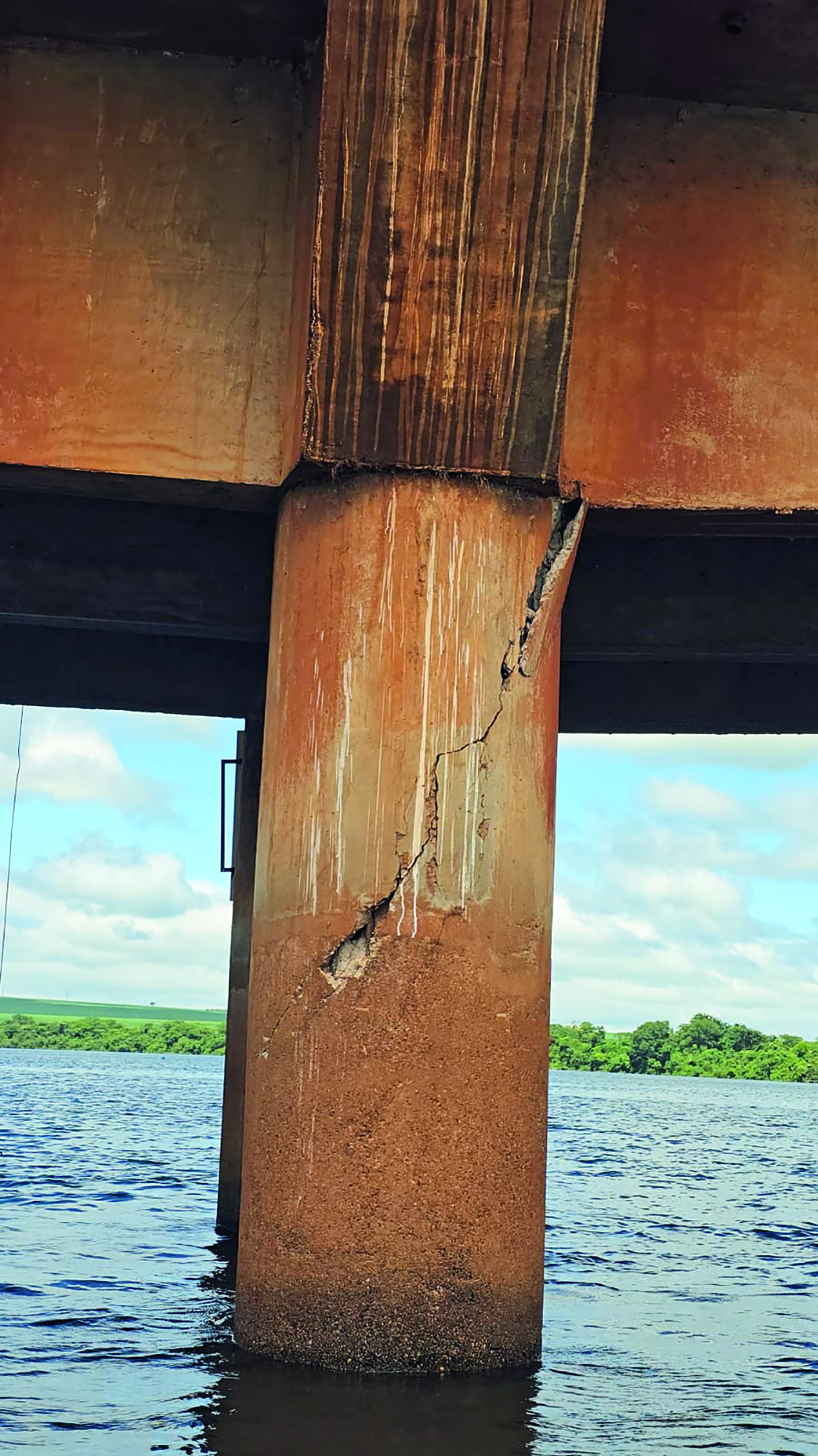 Ponte de Volta Grande opera com trânsito parcial após rachaduras