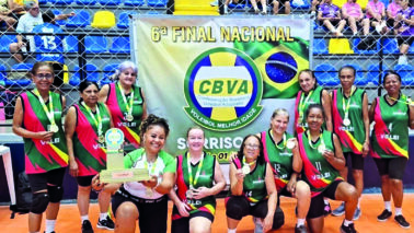 Atletas conquistam título nacional em modalidade adaptada 