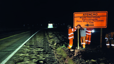 Ponte da Volta Grande opera com peso de até 4 toneladas