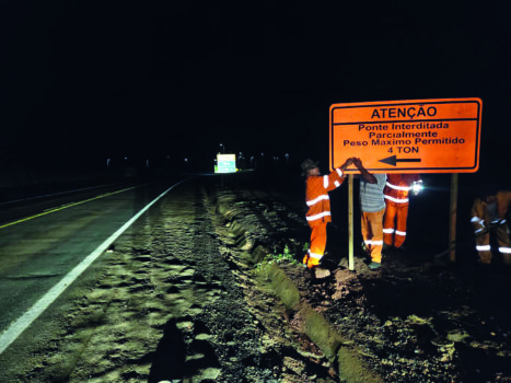 Ponte da Volta Grande opera com peso de até 4 toneladas