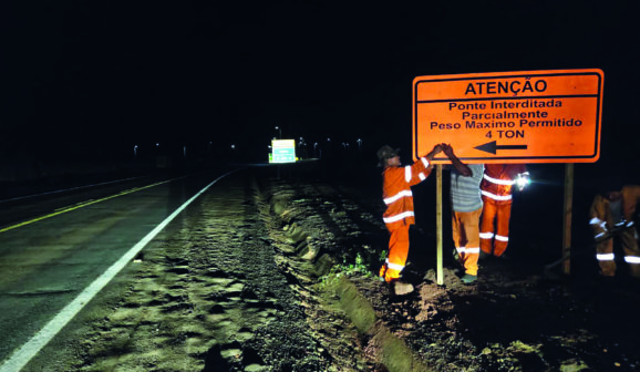 Ponte da Volta Grande opera com peso de até 4 toneladas