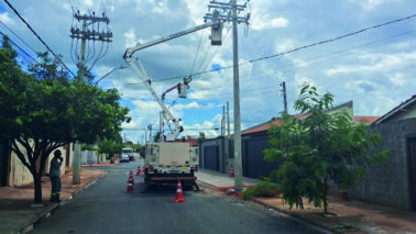 Concessionária realiza obras na rede elétrica do América 