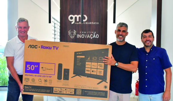 Professor ganha TV no último sorteio da promoção Final de Ano Premiado 
