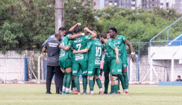 A equipe do Barretos Esporte Clube voltou aos treinos nesta segunda-feira (9), visando ao jogo de amanhã (11), às 20h, diante do VOCEM de Assis, no Estádio Fortaleza.