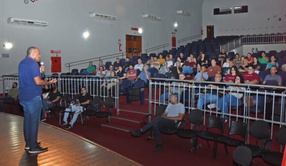 A equipe da Secretaria Municipal de Cultura e Economia Criativa, liderada pelo secretário Bruno Bernar, esteve reunida na última sexta-feira (6), no Cine Barretos.