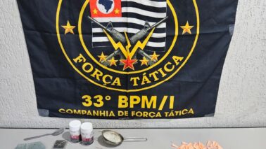 As equipes da Força Tática desenvolveram a Operação Impacto, de combate ao tráfico de drogas, no condomínio Murano, nos prédios do bairro Luís Spina.