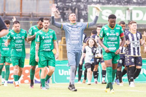 O Barretos Esporte Clube retornou aos treinos nesta segunda-feira (23), já pensando no jogo da próxima quarta-feira (25), às 15h, diante do Jabaquara.