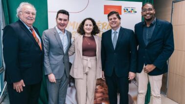 WhatsApp Image 2026-02-26 at 16.40.35 Uma comitiva de Barretos, liderada pelo vice-prefeito da Estância Turística de Barretos, Mussa Calil Neto, e pela procuradora-geral do município, Cassiane de Melo Fernandes, participou de reunião na quarta-feira (25), no Ministério das Cidades, em Brasília.