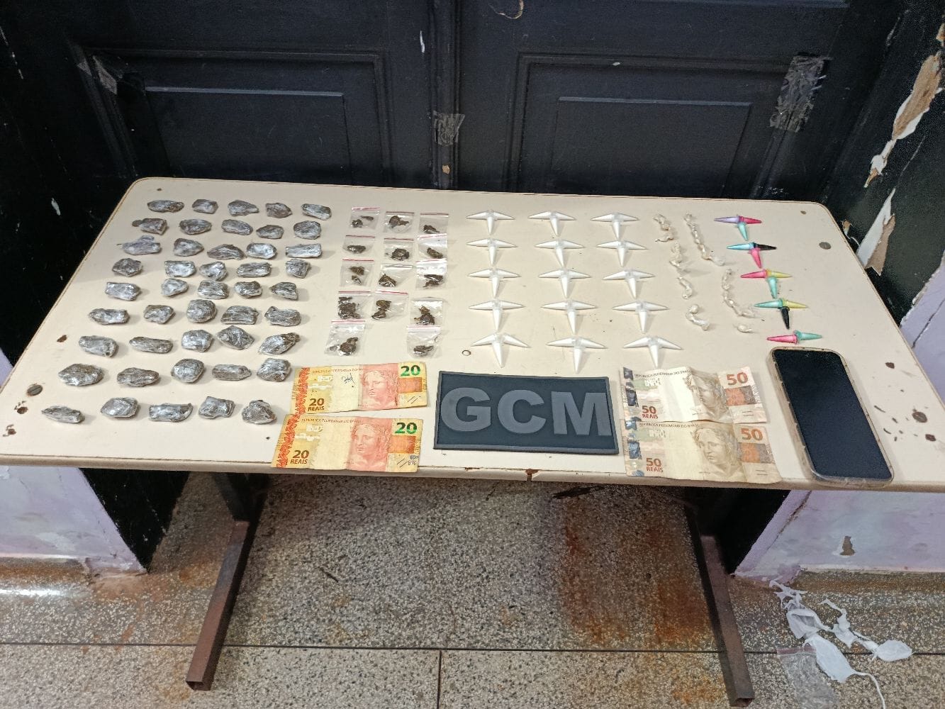 Guarda Municipal detém suspeito e apreende drogas