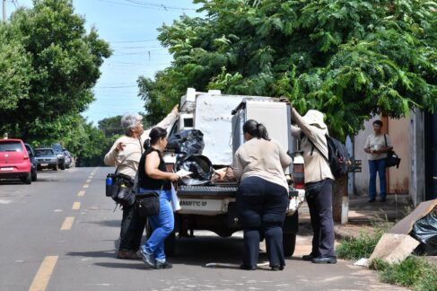 Dia D regional mobiliza agentes de combate à dengue em bairro (Foto: O Diário de Barretos)