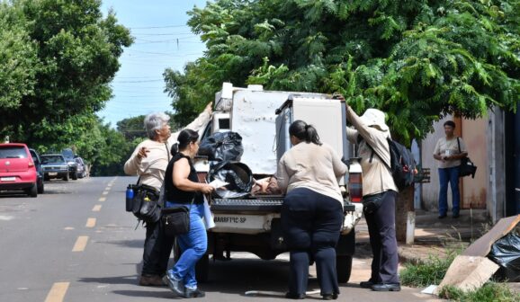 Dia D regional mobiliza agentes de combate à dengue em bairro (Foto: O Diário de Barretos)