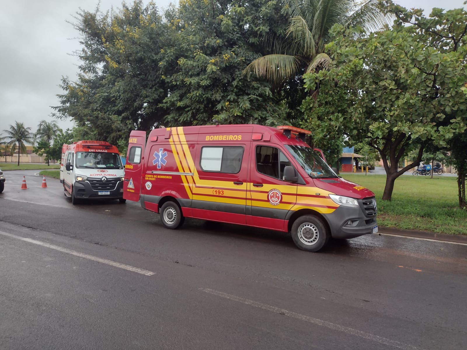 Acidente mobiliza equipes de resgate na avenida Antonio Frederico Ozanan