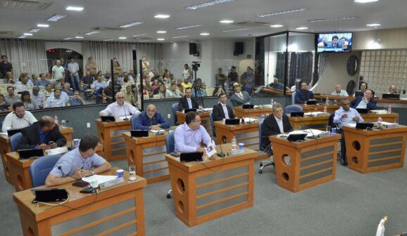 Os vereadores barretenses se reúnem nesta segunda-feira (4) para a realização da primeira sessão ordinária do mês de maio.