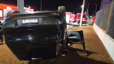 Capotamento na Necker Carvalho de Camargo mobiliza Bombeiros (Foto: O Diário de Barretos)