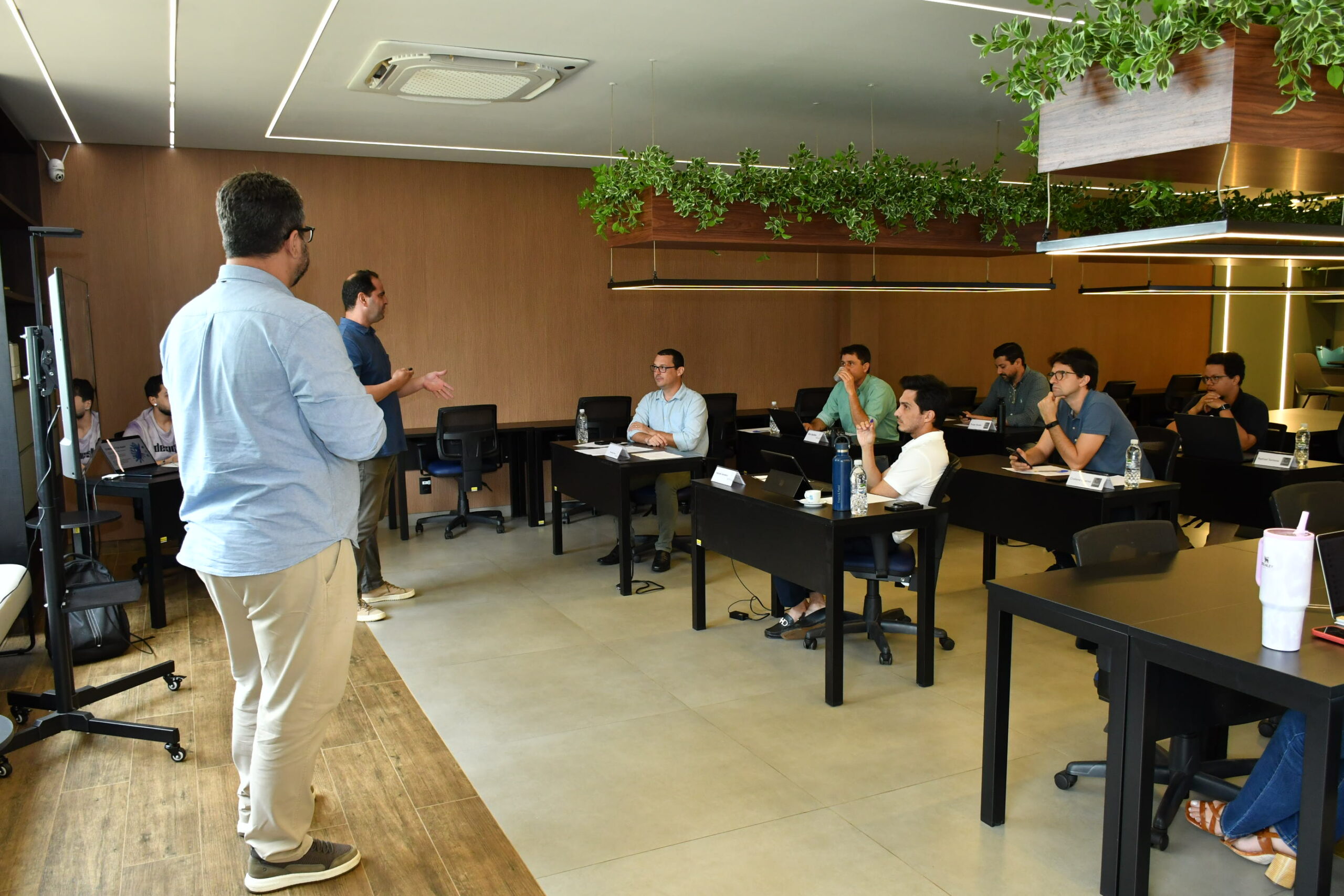 Comitiva Inovação realiza banca presencial e avalia startups para Residência 2026