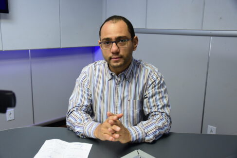 Danilo Nunes no estúdio da O Diário Independente FM