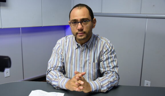 Danilo Nunes no estúdio da O Diário Independente FM