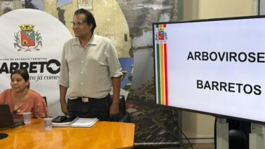 FOTO 3-Divulgação PREVENÇÃO: Reunião teve apresentação de números do aedes na cidade e indica alerta para situação