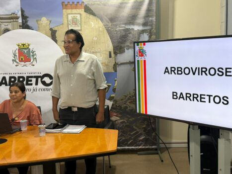 FOTO 3-Divulgação PREVENÇÃO: Reunião teve apresentação de números do aedes na cidade e indica alerta para situação