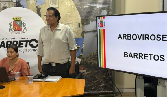 FOTO 3-Divulgação PREVENÇÃO: Reunião teve apresentação de números do aedes na cidade e indica alerta para situação