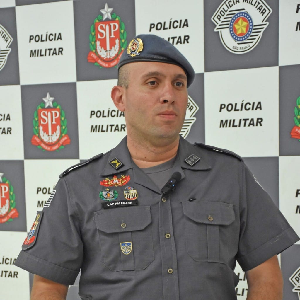 Comandante confirma ação da PM em prisão de mulher por abandono de filhos pequenos em apartamento