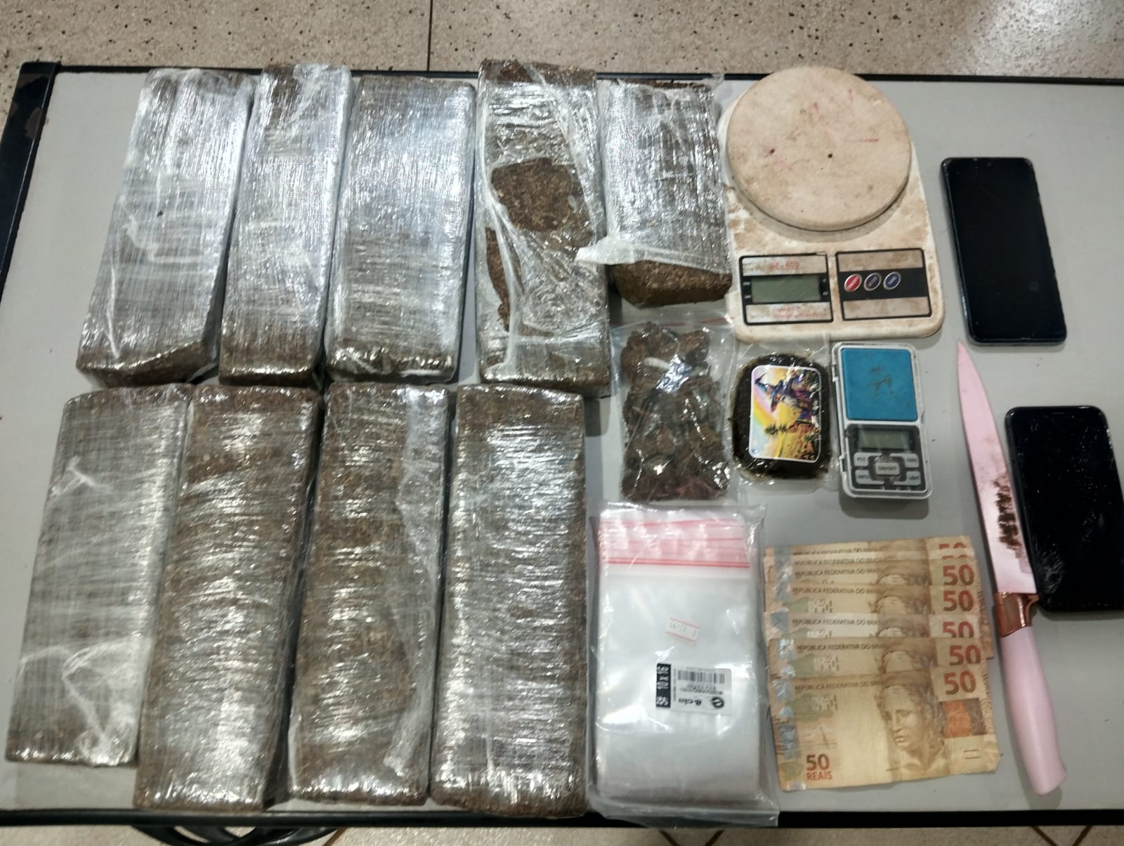 Polícia Militar aborda suspeitos e apreende mais de 6kg de maconha