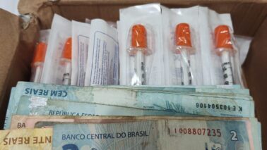 PM cumpre mandado e aprende medicamentos emagrecedores (Foto: O Diário de Barretos)