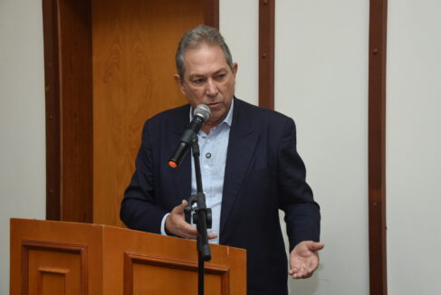 Prefeito Odair assinou decreto que prorrogou o vencimento à vista do IPTU