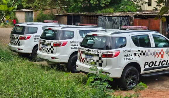 Jovem é detida pela PM por venda de drogas no conjunto Newton Siqueira Sopa (Foto: O Diário de Barretos)