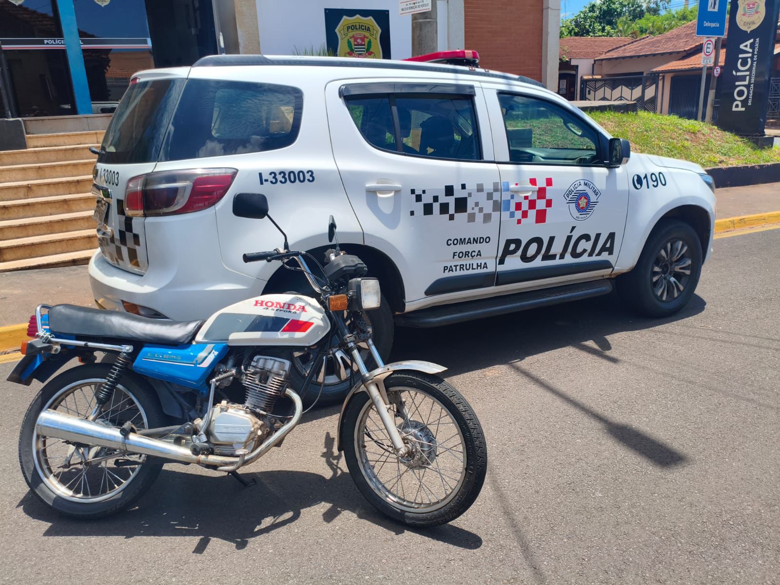 Condutor é preso conduzindo moto com sinais identificadores adulterados