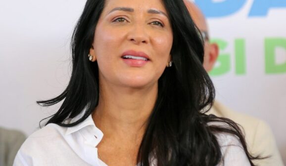 Primeira dama Cristiane Freitas