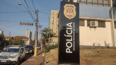 Tratorista é vítima de assaltantes na rodovia Assis Chateaubriand (Foto- O Diário de Barretos) Tratorista é vítima de assaltantes na rodovia Assis Chateaubriand (Foto- O Diário de Barretos)