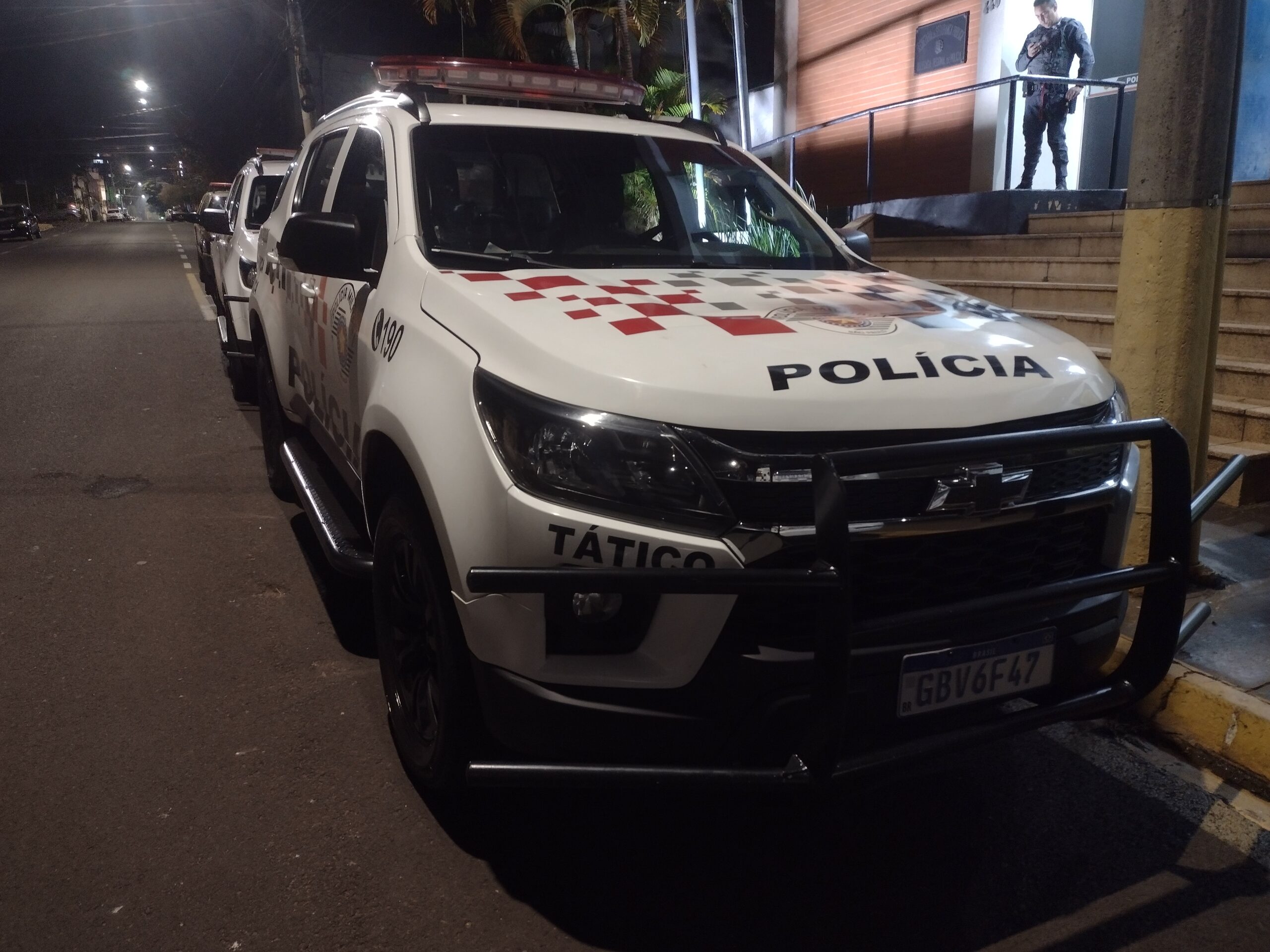 Homem é surpreendido com cocaína após fuga