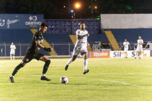 O Barretos Esporte Clube conquistou a quarta vitória fora de casa no Campeonato Paulista da Série A4 ao vencer o Grêmio São-Carlense por 1 a 0, em partida realizada no Estádio Luizão, em São Carlos.