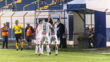 A equipe do Barretos Esporte Clube joga hoje (7), às 16h, diante do Araçatuba, em partida válida pela 9ª rodada do Campeonato Paulista.