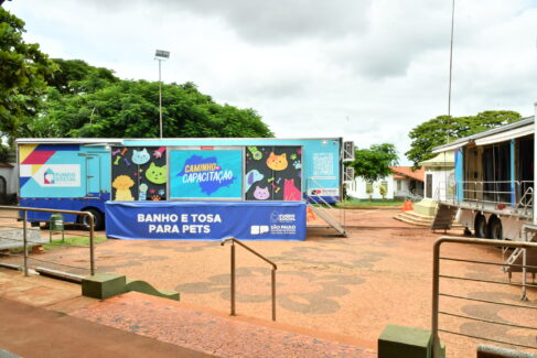 Carreta do programa Caminho da Capacitação no Recinto Paulo de Lima Correa (Foto: Jânio Munhoz)