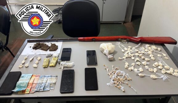 PM prende casal, encontra arma e mais de meio quilo de drogas (Foto: O Diário de Barretos)