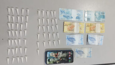 Mulher é presa pela PM por tráfico de entorpecente (Foto: O Diário de Barretos)