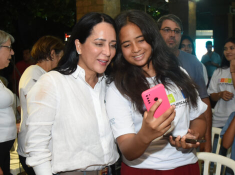 A presidente do Fundo Social do Estado, Cristiane Freitas, visitou  o programa “Caminho da Capacitação” em Barretos