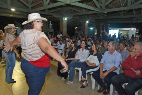 A presidente do Fundo Social do Estado, Cristiane Freitas, visitou  o programa “Caminho da Capacitação” em Barretos