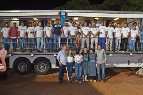 A presidente do Fundo Social do Estado, Cristiane Freitas, visitou  o programa “Caminho da Capacitação” em Barretos