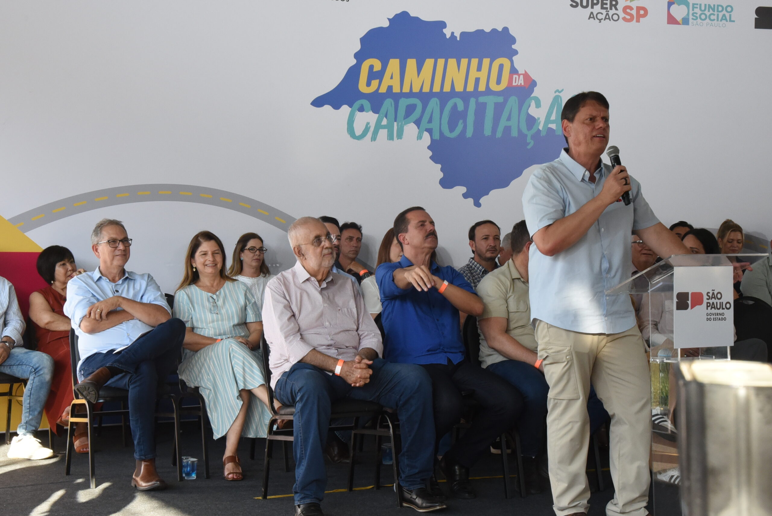 Governador e presidente do FSS entregam certificados para 625 formandos do projeto Caminho da Capacitação