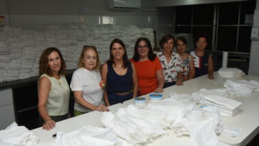 Com atendimento diário a 100 assistidos, dos sexos masculino e feminino, em sua grande maioria acamados, a Casa André Luiz necessita de cerca de 2 mil fraldas descartáveis por semana para atender toda a demanda.