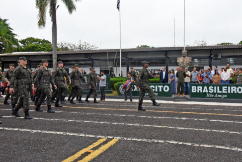 Formatura marca entrada de 100 atiradores no Tiro de Guerra