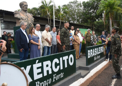 Formatura marca entrada de 100 atiradores no Tiro de Guerra