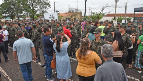 Formatura marca entrada de 100 atiradores no Tiro de Guerra
